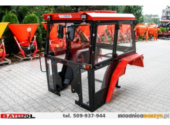 Kabina C-330 NAGLAK z metal. kanciastymi błotnikami,drzwi na koło,dach uchylny,boczne szyby uchylne oświetlenie LED,szyberdach